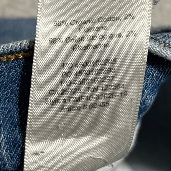 Denim Forum The Yoko high-rise slim.  Size 25 - Picture 12 of 12